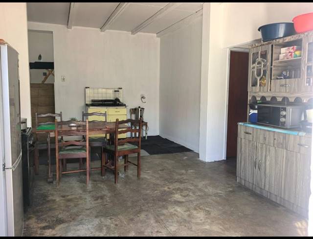 6 BEDROOM HOUSE FOR SALE IN ORLANDO WEST